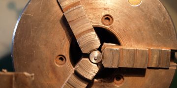 Destatis: Metallindustrie im August